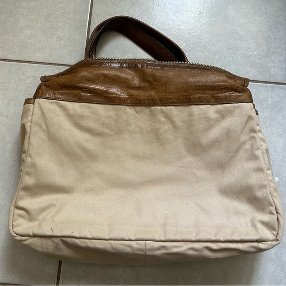 Chloé Bay leather tote bag in a distressed brown color - Picture 14 of 16